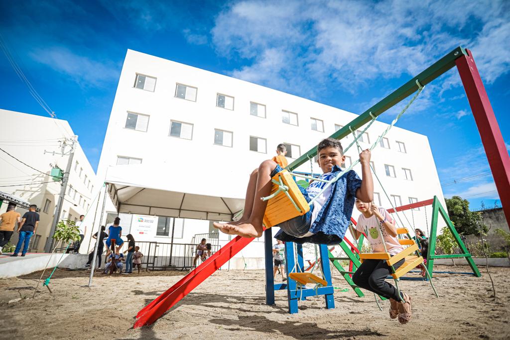 Em Caruaru, governadora Raquel Lyra participa da entrega de 192 apartamentos do Residencial Severino Quirino